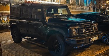 В Киеве заметили новейший британский внедорожник в стиле старых Land Rover (фото)
