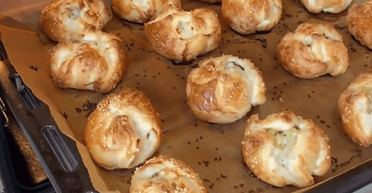 Мінікурники: рецепт смачного перекусу в дорогу та вдома