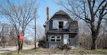 "Місто століття": згорілий мегаполіс приваблює своїми руїнами туристів з усього світу (фото)