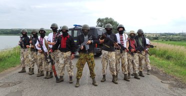 Добровольцев в зоне АТО видишь? А их нет