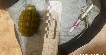 Решил уладить конфликт: в Киеве мужчина угрожал взорвать гранату в многоэтажке