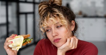 Дефицит калорий: 5 признаков, что вы едите слишком мало