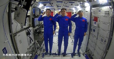 Китай готовий колонізувати Місяць. Чому США програють космічні перегони