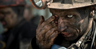 Остаться в забое. Как шахтеры Кривбасса требовали тысячу долларов зарплаты