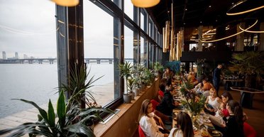 Автомобили, украшения, деликатесы, туризм: готовы ли украинцы к ограничениям во время войны