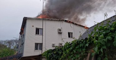 Попали по центру и крупнейшему рынку: РФ 20 раз ударила "шахедами" по Харькову, детали