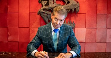 Дал работу и издевался: реслера Винса Макмэна отстранили из-за подозрения в домогательствах