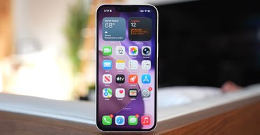 "Чудова альтернатива": 5 смартфонів на Android, які краще купити замість iPhone 17e (фото)