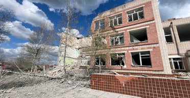 Россия сбросила КАБы на Степановку: повреждены дома, аптека и школа (фото)