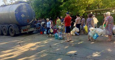 "Поїдемо до Путіна": жителі Донецька, які залишилися без води, готові оголосити бунт (відео)