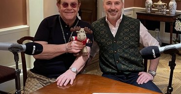 Елтон Джон виставить на аукціон особисті речі вартістю $10 млн, — Bloomberg