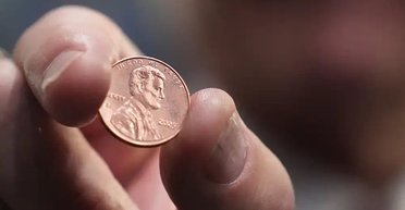 В США отчеканили последнюю монетку в 1 цент, которую выпускали более 230 лет (видео)