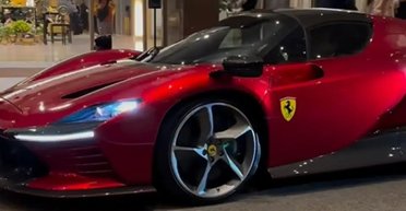 Криштиану Роналду показал свой новый суперкар Ferrari за 2 миллиона евро (видео)