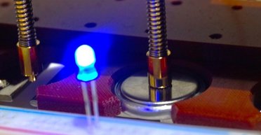 Швидко заряджається і стабільно працює: створено першу надійну магнієву батарею