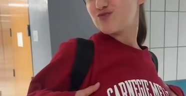 Більше не Круз: яке прізвище обрала єдина рідна донька Тома Круза після 18-річчя