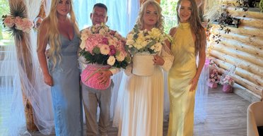 Камалия показалась на свадьбе своей сестры-военной (видео)