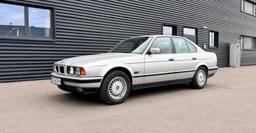 Легенда из 90-х: в Украине обнаружили капсулу времени BMW 5 Series E34 (фото)