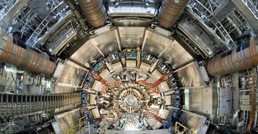 Темна матерія ховається всередині Великого адронного колайдера: що з'ясували фізики