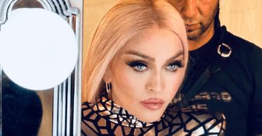 Мадонна показала чергову порцію відвертих кадрів (фото)