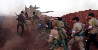 Літаки розпочали бомбардування: США атакували об'єкти іранських бойовиків у Сирії, — ЗМІ