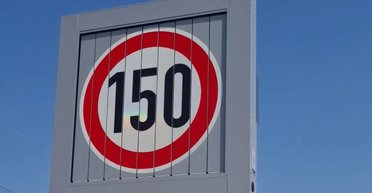 Майже автобан: країна ЄС запровадила обмеження швидкості 150 км/год