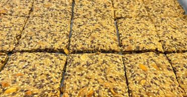 Безглютеновые хрустящие хлебцы с семечками: здоровый и вкусный перекус