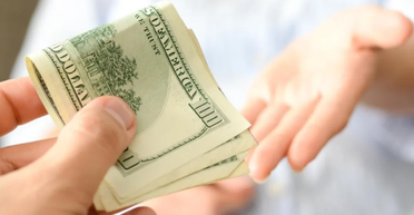 НБУ установил новые курсы доллара и евро: какая стоимость валют 17 февраля