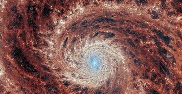 Зображення гіпнотизують і затягують: телескоп Вебб зробив знімки галактики Вир (фото)