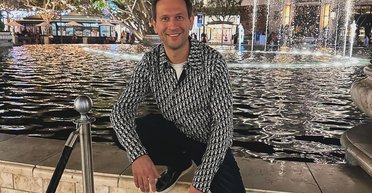 "Не має права виїхати": Остап Ступка пояснив, чому його син Дмитро лишається в США (відео)