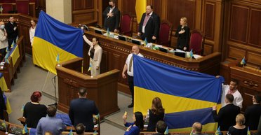 "Не заброньовані від війни". Чи воюють сьогодні діти та родичі депутатів