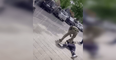 Повернувся з фронту: на Одещині чоловік у військовій формі жорстоко побив місцевого (відео)