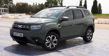 Новый Duster 2023 провалил испытание на управляемость (видео)