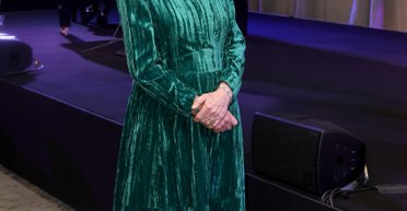 Королева Камілла відвідала зірковий захід у Лондоні й отримала милий подарунок (фото)