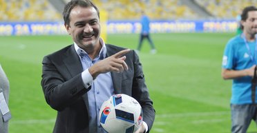 Гол в свои ворота. Зачем Петру Порошенко такой нападающий как Андрей Павелко