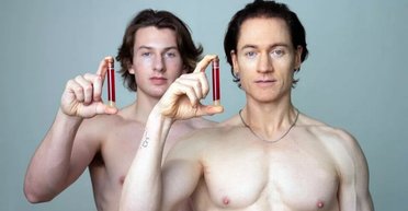 Переливал кровь сына для омоложения: биохакер взялся за другие составляющие организма ребенка