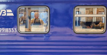 Способен производить 10 тысяч порций еды в день: в Украине создали уникальный поезд (фото)