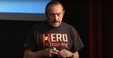 Изучал психологию зла: умер Филипп Зимбардо, автор "Стэнфордского эксперимента" с тюрьмой