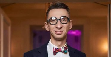 "Свое надо иметь": телеведущий Слава Соломка впервые показал свою холостяцкую квартиру в Киеве