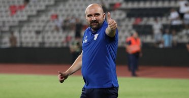 Футбольный тренер умер во время матча в Сербии: СМИ рассказали подробности трагедии (видео)