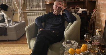 "Розтяжка була — від стопки книг до піаніно": дружина Ігоря Поклада розповіла, як окупанти хотіли вбити її чоловіка