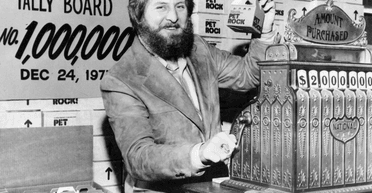 Розкуповували як гарячі пиріжки: чоловік став мільйонером продаючи каміння (відео)