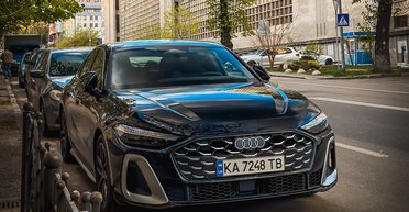 Елегантний і швидкий: в Україні з'явився новітній заряджений Audi за 3,8 мільйона (фото)
