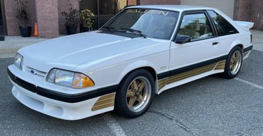 Старый 34-летний Ford ушел с молотка по цене нового Porsche Cayenne (видео)