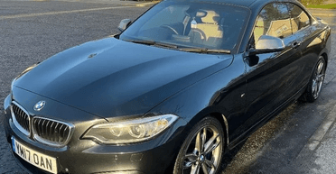 Самі віддали ключі: спритний шахрай обдурив подружжя і поїхав на їхньому BMW (фото)