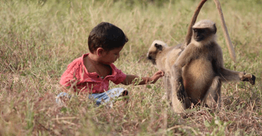 "Реінкарнація Бога": у селі в Індії росте "справжній Мауглі" (фото)
