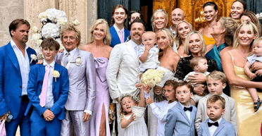 79-летний Род Стюарт в кругу большой семьи отпраздновал свадьбу сына в Хорватии (фото)