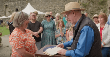 Стоимостный подарок: женщина узнала об истинной цене книги, которую получила от матери (фото)