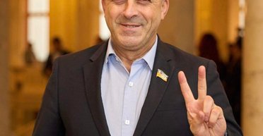 "Чужими руками": нардеп "Слуги народу" звинуватив Зеленського в намірі воювати "до останнього"