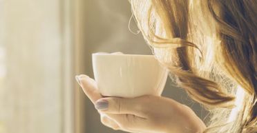 Не кава: стоматолог розказав, який напій найбільше псує колір зубів (фото)