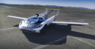 Первый в мире летающий автомобиль продадут за $1 млн: когда AirCar появится на рынке (фото, видео)